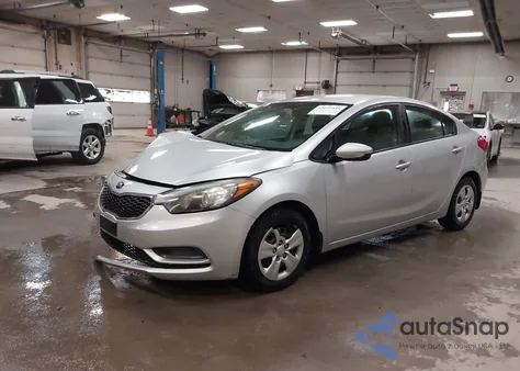 2015 Kia Forte Lx z USA, uszkodzony, nr VIN KNAFK4A65F5306327
